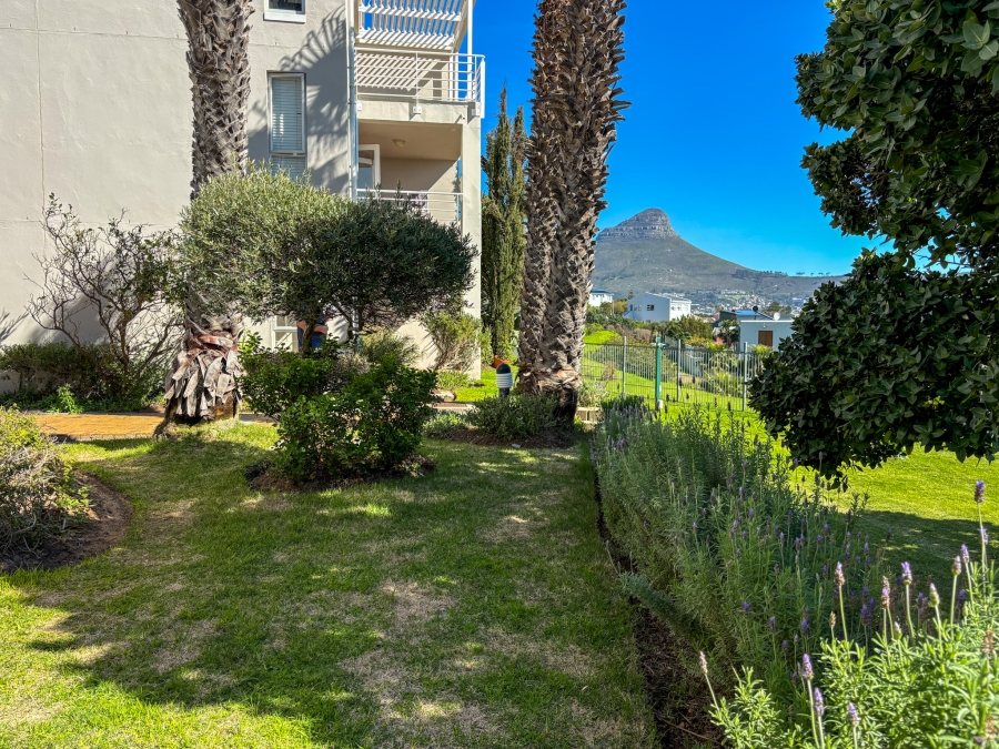 1 Bedroom Property for Sale in Vredehoek Western Cape